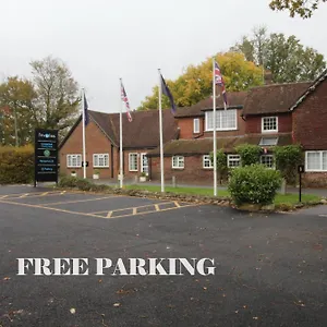 Trivelles Waterhall Country Gatwick & Airport Parking , Crawley (West Sussex) United Kingdom